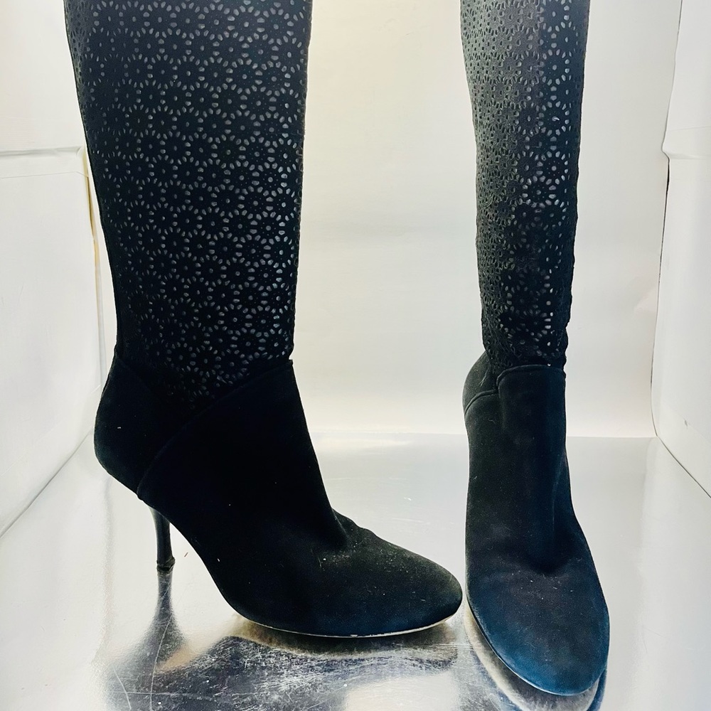 O By Oscar De La Renta, Babette Black Lazer Cu Knee High Boot 10M